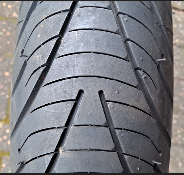 [Image: Tyre3.jpg]